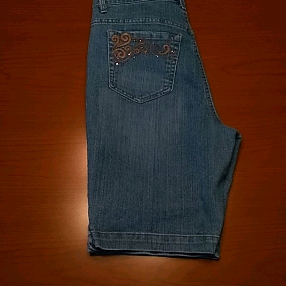 Gloria Vanderbilt Jean shorts